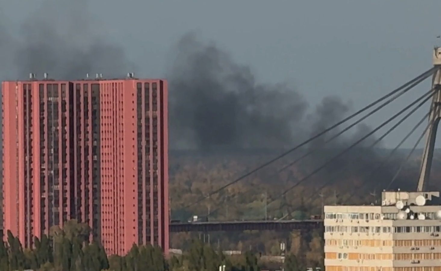 Рух Північним мостом у Києві ускладнено