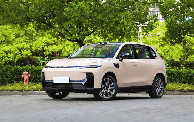 Французи оплатять китайські авто: Leapmotor B10 несподівано отримав європейські субсидії