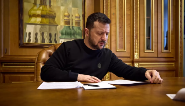Зеленський пропонує Раді продовжити воєнний стан і мобілізацію ще на 90 днів