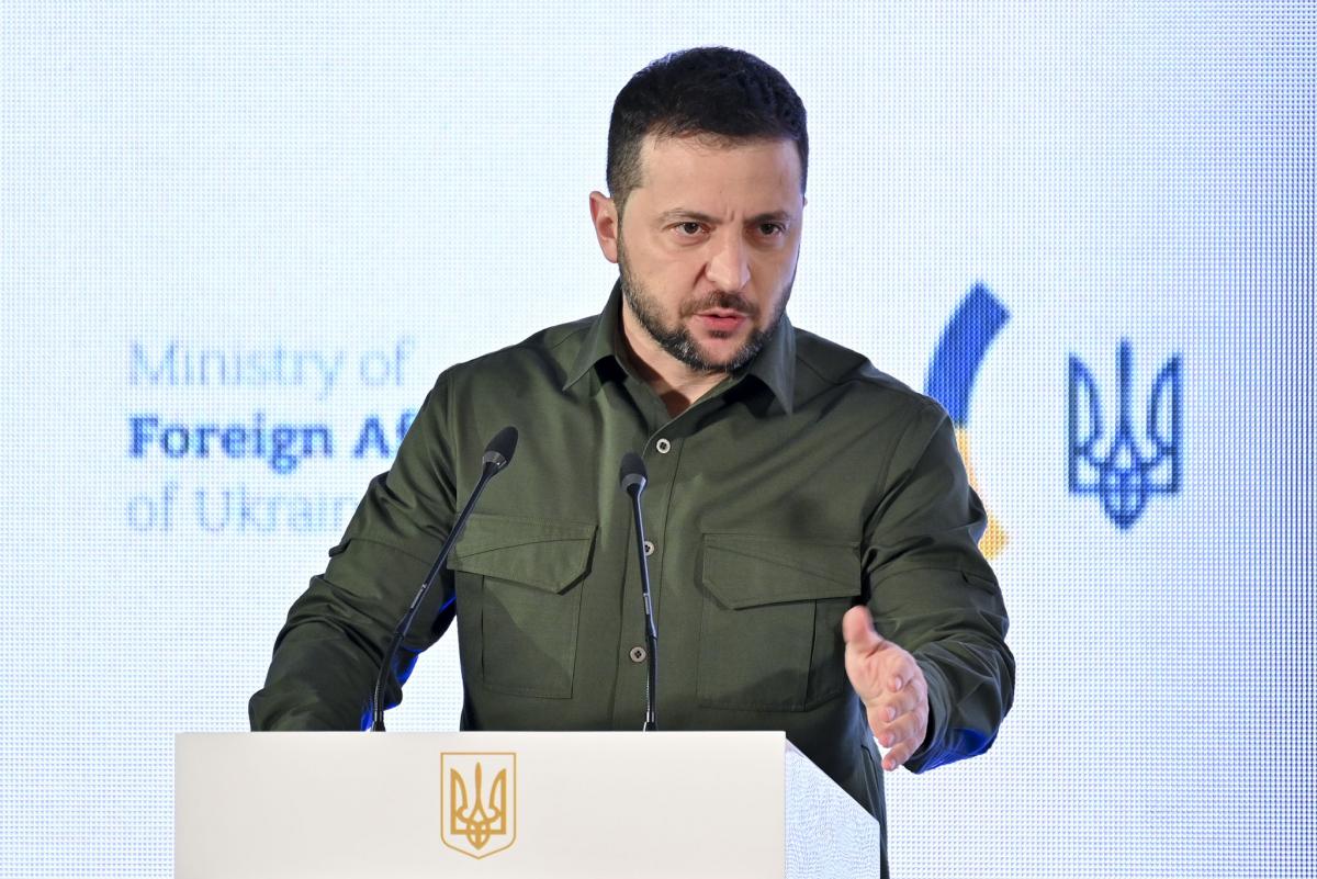 Зеленський назвав місце і час першої зустрічі у форматі Україна-США-Росія