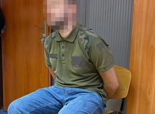 Кривавий напад у польському автобусі: двоє українців отримали численні ножові поранення