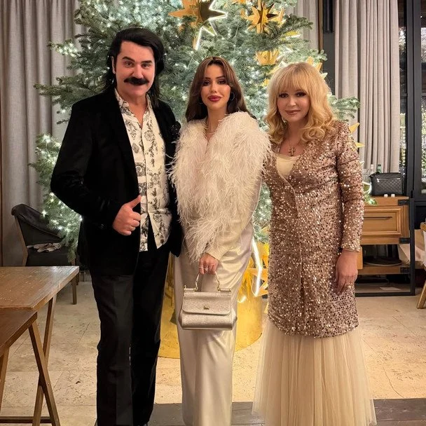 Павло Зібров з дружиною та донькою / © instagram.com/pavlo_zibrov