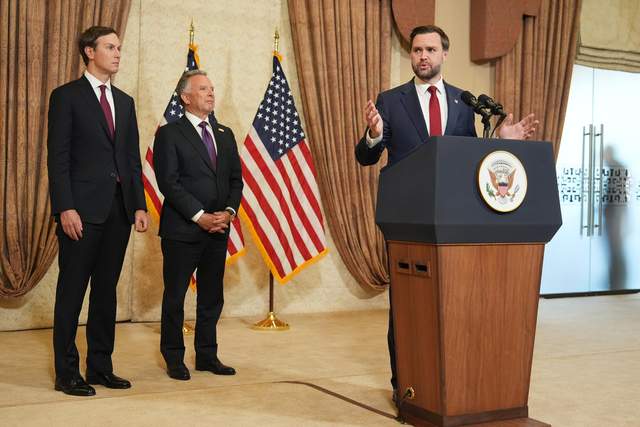 Нова поступка Москві: США можуть зняти санкції з головного держфонду Росії