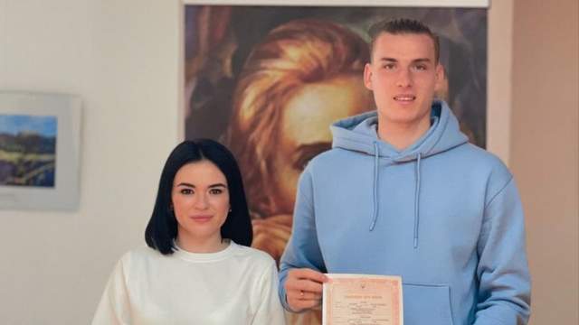 У світшоті на весілля: дружина Луніна пояснила несподіваний вибір українського голкіпера