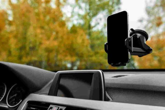 Присоска на лобовому склі обійдеться у 140 євро: за що австрійська поліція нещадно штрафує водіїв