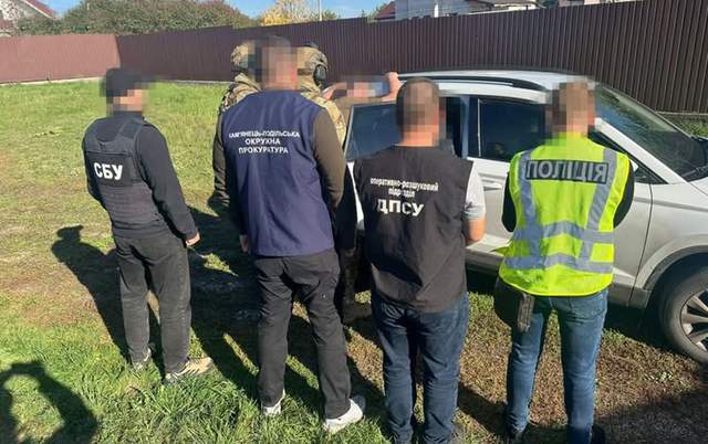 15 тисяч доларів за "квиток" до Румунії: на Київщині затримали організатора елітного трансферу