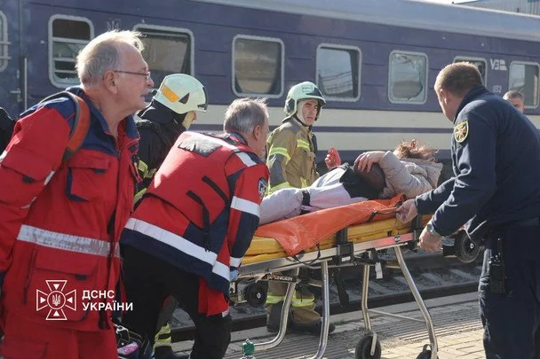 Під час удару по вокзалу в Дніпрі загинули 5 залізничників: що про них відомо