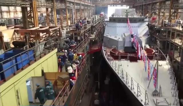 Будували понад 5 років: у Росії спустили на воду невеликий корвет "Грозний"