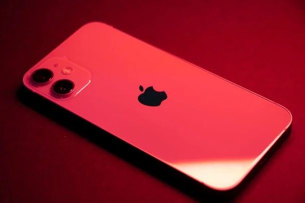 Власники iPhone масово скаржаться на батарею: вимкніть це налаштування, поки не пізно