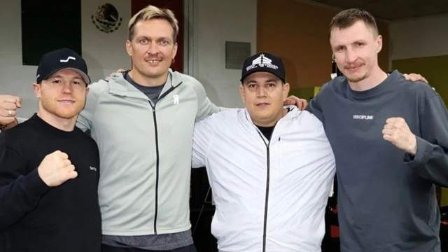 Усик і Канело зустрілися в Саудівській Аравії: мексиканець показав спільні фото з українцем