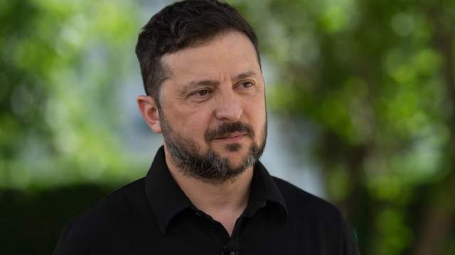 Зеленському дорікнули, що Україна програє: що відповів президент