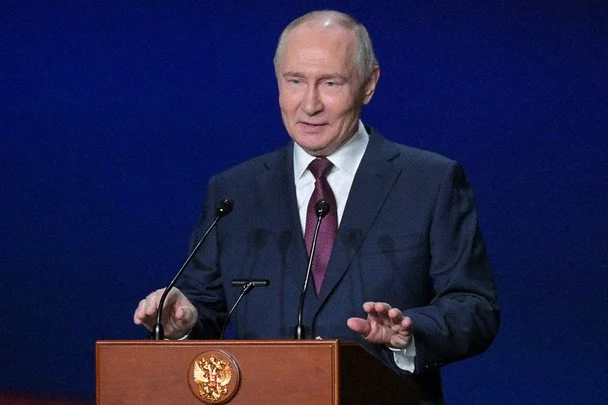 Путін назвав Маска генієм і похвалився російським аналогом Starlink "Рассвет" — деталі заяви