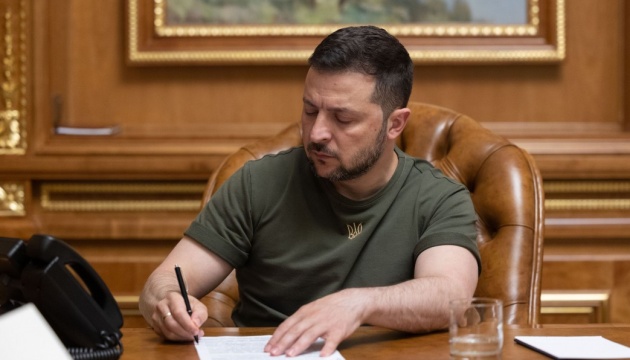 Зеленський підписав податкові закони, необхідні для фінансування від Євросоюзу та МВФ