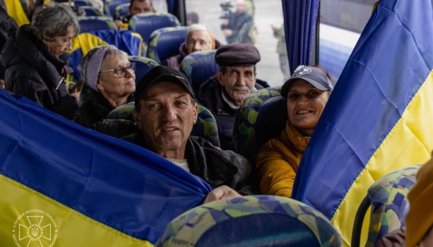 СБУ показала ексклюзивні кадри повернення українців із Олешків