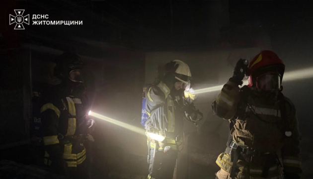 Росіяни вночі атакували залізничний вокзал та будівельний супермаркет на Житомирщині