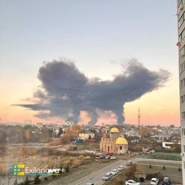 Небо затягнуло димом, лунають вибухи: по РФ масштабно "прилетіло", горить ключовий НПЗ у Новокуйбишевську