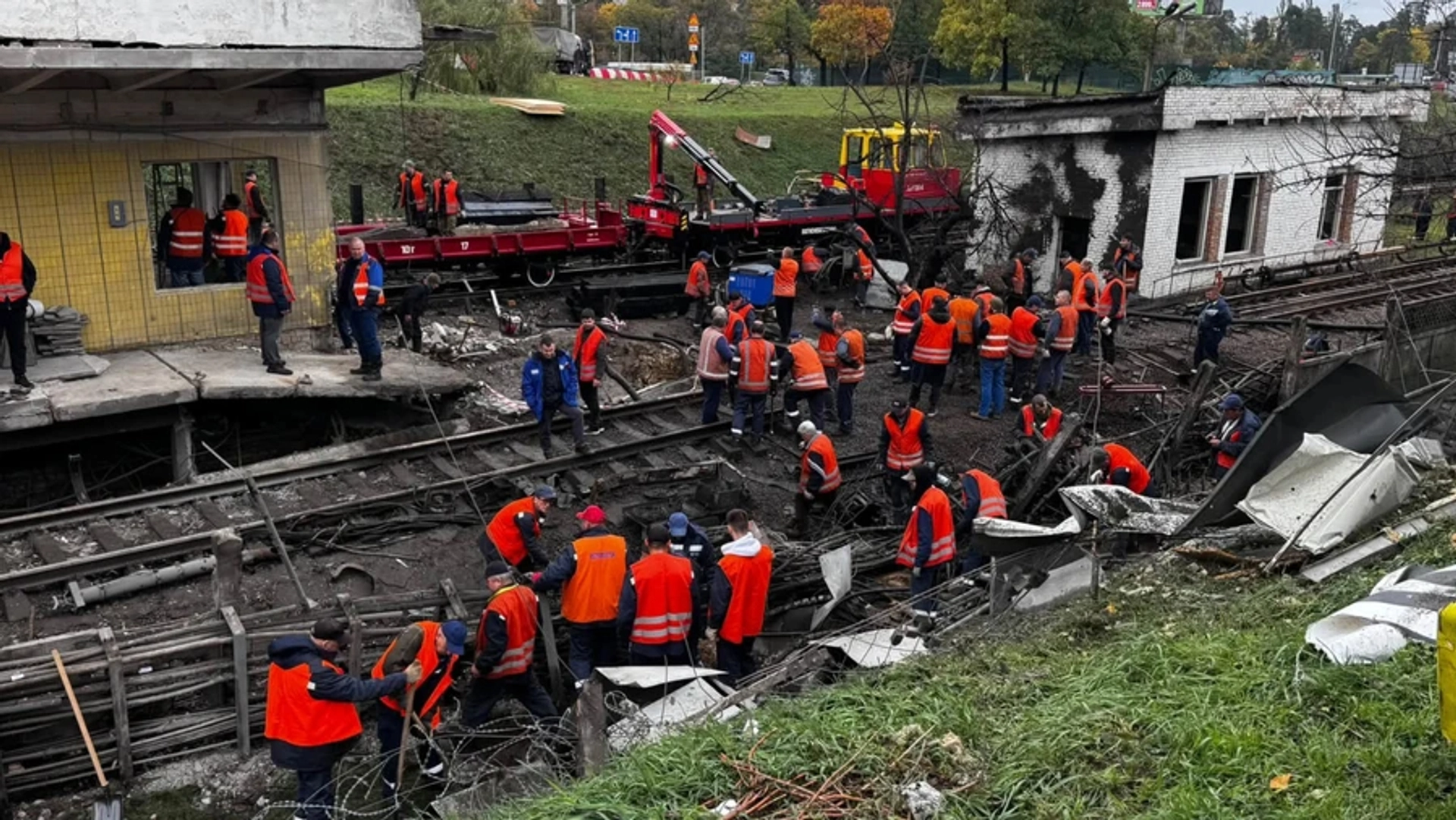 У Києві відкрили вестибюль станції метро "Чернігівська" після російської атаки
