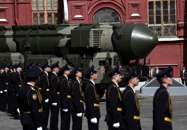 Російський ВПК повністю залежний від іноземних деталей, – радник президента