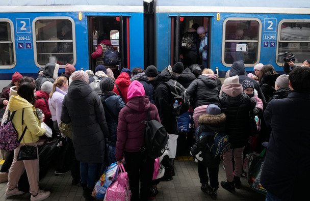 Україну може накрити друга хвиля міграції: демографиня назвала причини