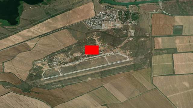 "Палало біля літаків": на аеродромі "Мариновка" у Росії супутники зафіксували пожежу