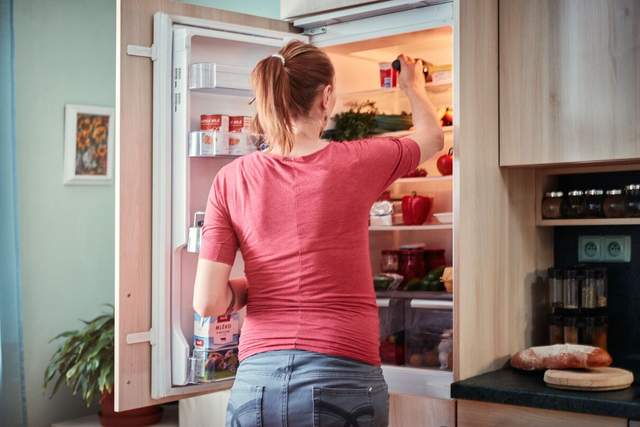 Як зберегти продукти без холодильника: прості хитрощі на час відключення світла