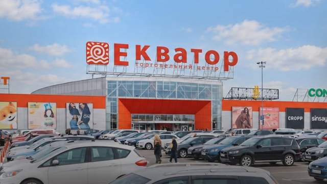 "Запрошуємо за покупками": відомий ТРЦ повертається до роботи після російської атаки