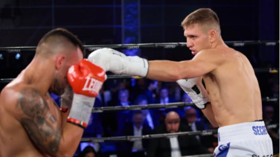 Черкашин одноголосним рішенням суддів переміг Діаса