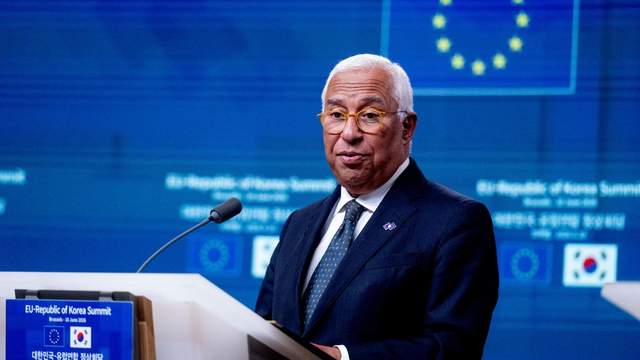 "Треба перестати тупити": політолог пояснив, чому ЄС зволікає з переговорами щодо війни