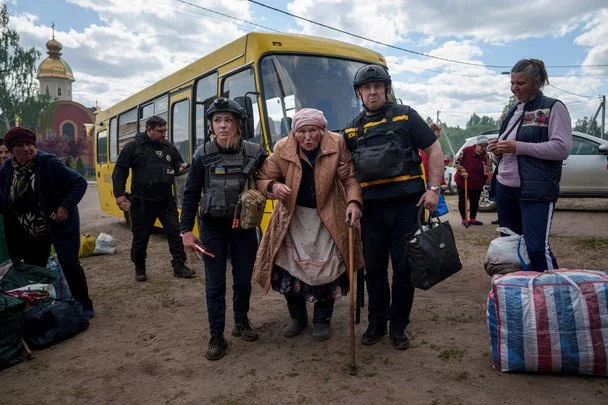 Жителів окупованих Олешок планують вивозити через Крим або Росію: що відомо про евакуацію — FT