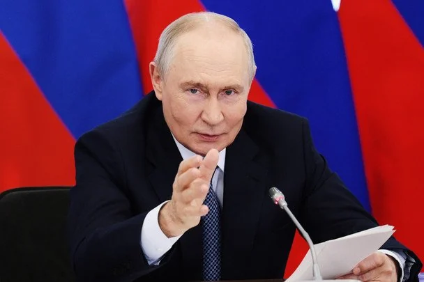 Замість переговорів— «лекція» про слов’ян: FT про те, як Путін випробовував терпіння лідерів Фінляндії та Норвегії