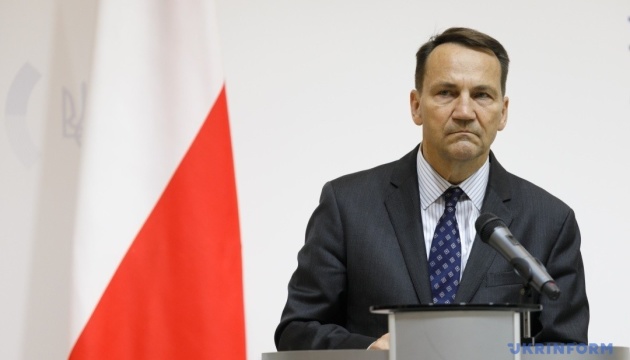 Сікорський назвав нетиповою тактику США щодо досягнення миру в Україні