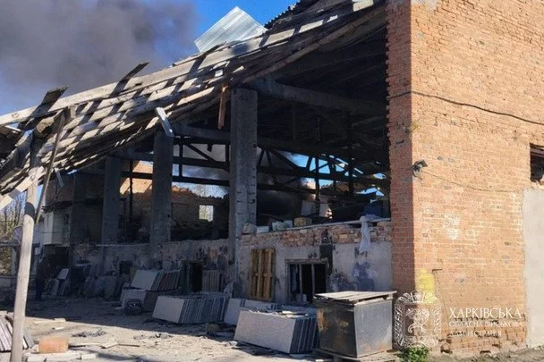 Росіяни ракетою вдарили по Лозовій: загинув чоловік, є поранені – моторошні деталі